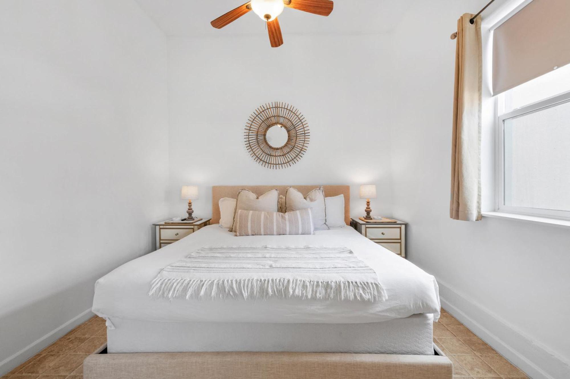 Le Petit Guesthouse -King Bed Walk To Whitworth Nine Mile Falls Extérieur photo